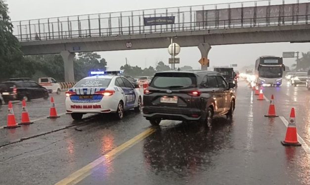 Tips Aman Menghindari Aquaplaning