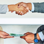 KPK OTT Lapangan: Mulyono Terima Suap, 17 Orang Masuk Sel