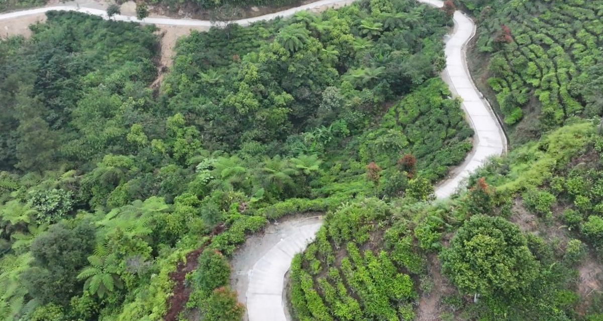 Menanti Sejak Zaman Belanda, Jalan Nirmala Kini Mulai Di Aspal