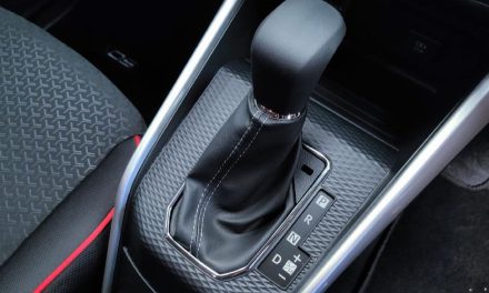 Trik Berkendara Di Tanjakan Tinggi Dengan Mobil Matic