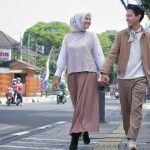 Fix Suka! 3 Tanda Dia Naksir Kamu Dari Gerak-Geriknya