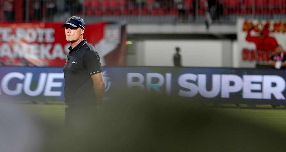 Persis Solo Tumbang, Persib Bandung Nyaman Sendiri Di Atas