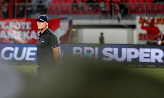 Persis Solo Tumbang, Persib Bandung Nyaman Sendiri Di Atas