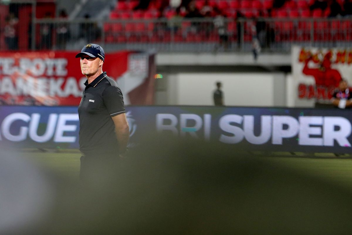 Persis Solo Tumbang, Persib Bandung Nyaman Sendiri Di Atas