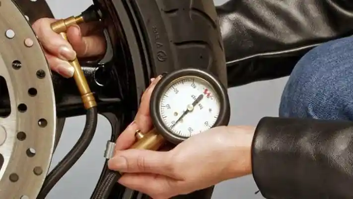 Efek Buruk Jarang Tambah Angin: Ban Motor Jadi Korban