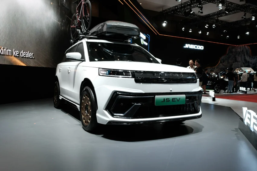 IIMS 2026: Kaca Film Ini Janjikan Kabin Mobil Tetap Sejuk!