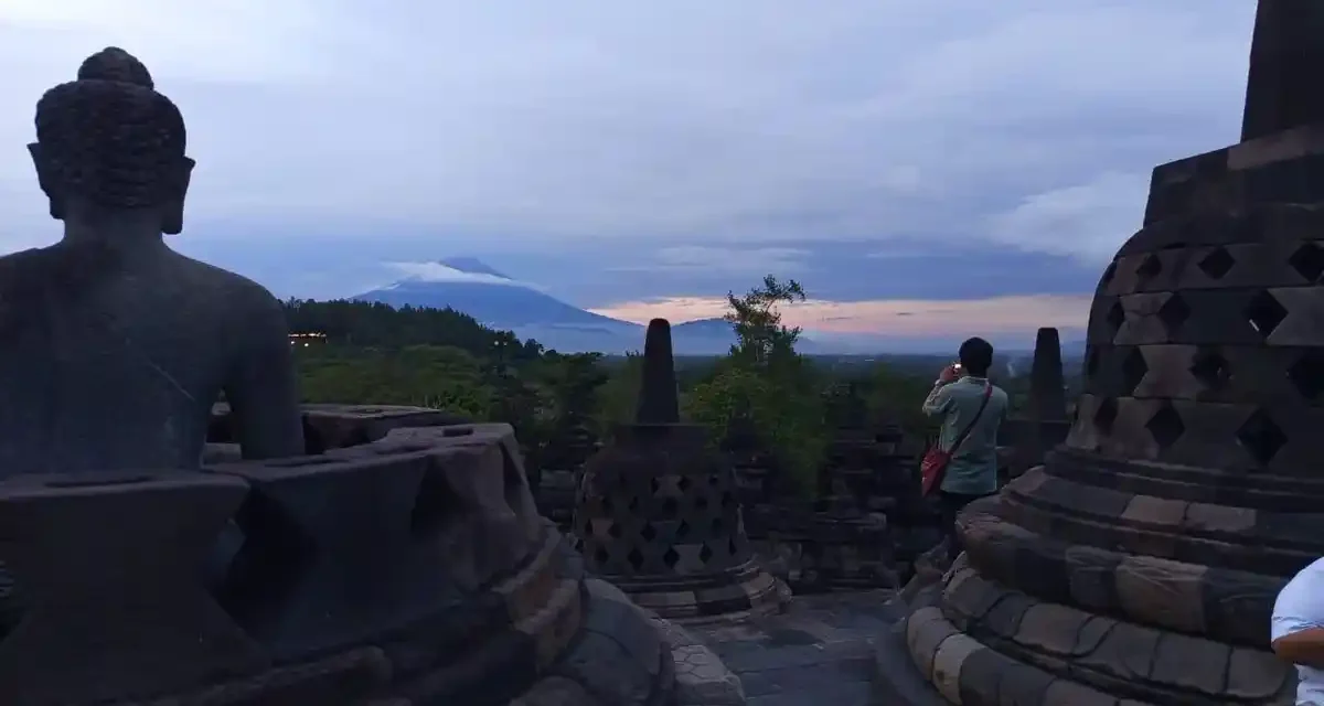 Update Borobudur: Versi Pengelola Soal Lansia Yang Viral