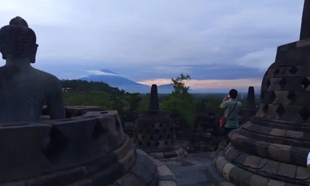 Update Borobudur: Versi Pengelola Soal Lansia Yang Viral