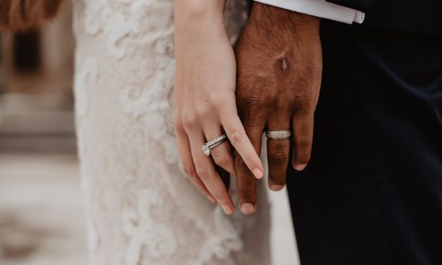 Hubungan Lebih Langgeng Jika Menikah Usia 28–32?