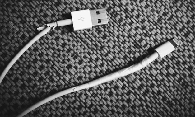 Kabel iPhone Sering Rusak? Ganti Ke Merk Berkualitas Ini