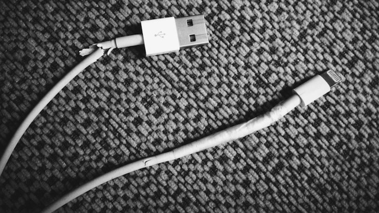 Kabel iPhone Sering Rusak? Ganti Ke Merk Berkualitas Ini