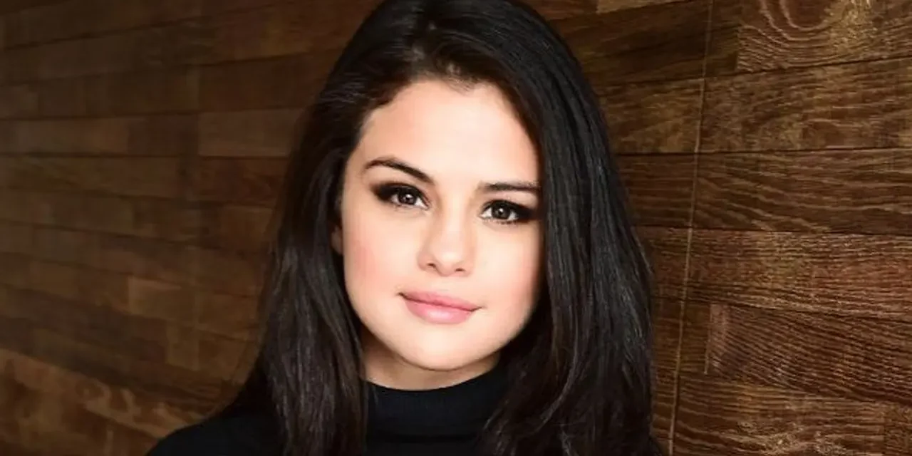 Gak Jaim, Selena Gomez Pede Tampil Polosan Habis Party
