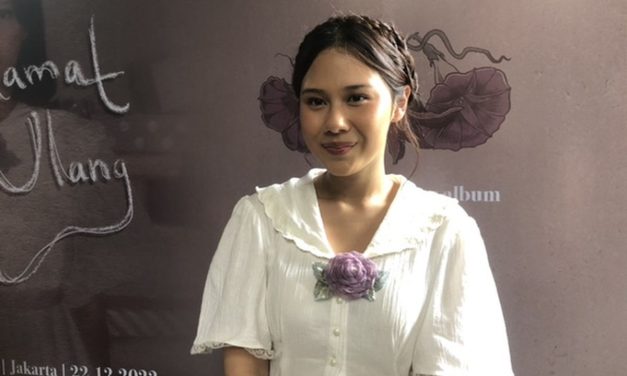 Apa Yang Bikin Nadin Amizah Beda Dari Penyanyi Lain?