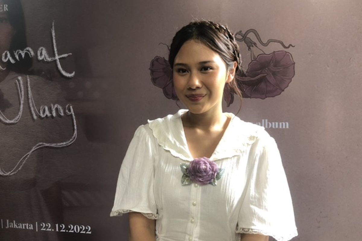 Apa Yang Bikin Nadin Amizah Beda Dari Penyanyi Lain?