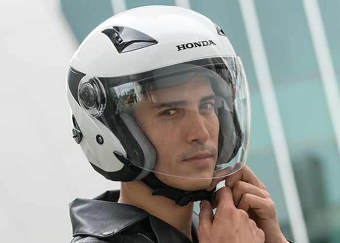 Bukan Cuma Gaya, Ini Helm Paling Enak Di Pakai Buat PCX