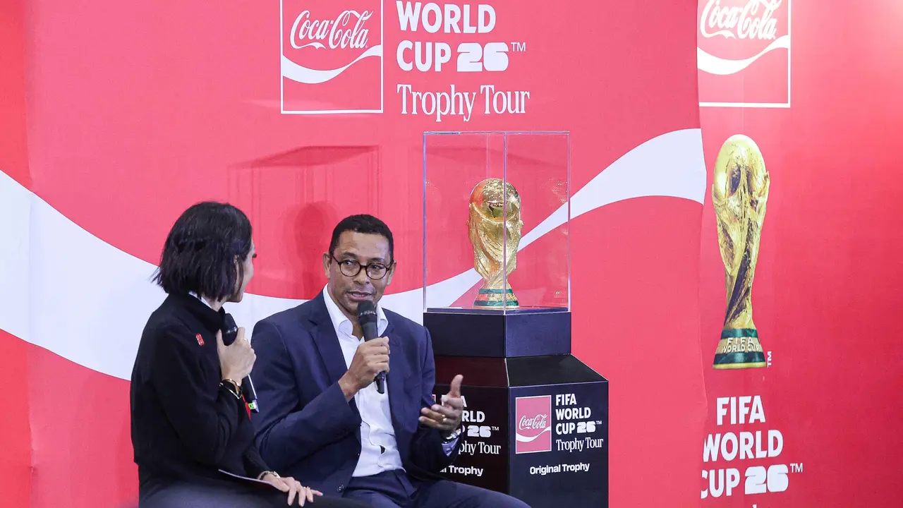 Ada Legenda Brasil! Trofi Piala Dunia Tiba di Jakarta