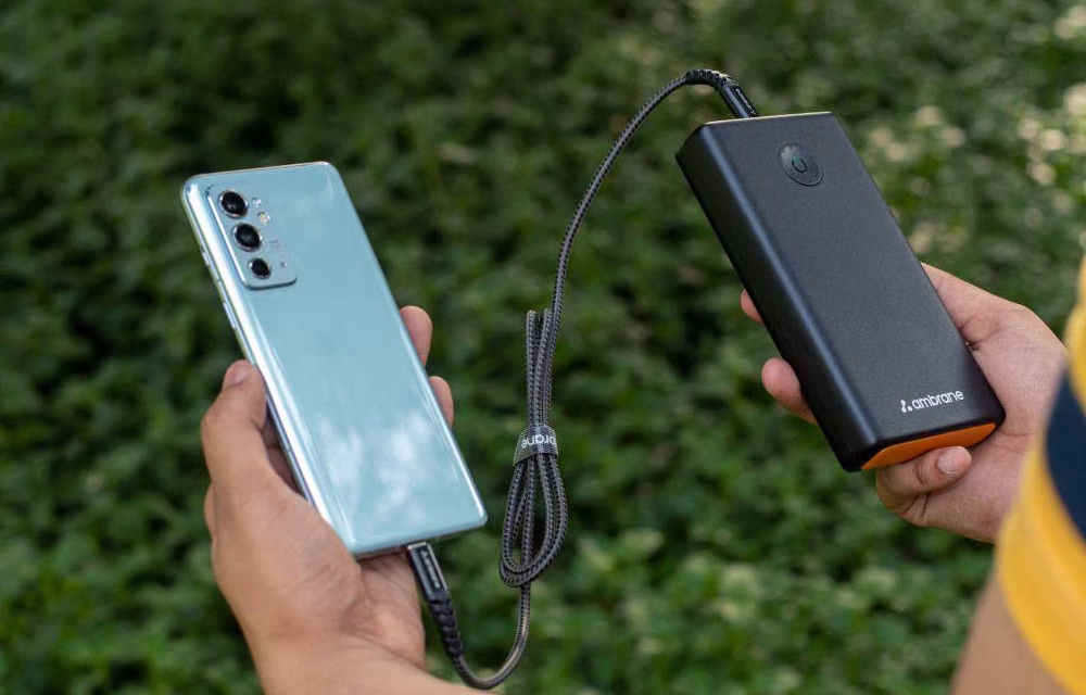Awas Buntung! Sisi Buruk Sering Pakai Power Bank